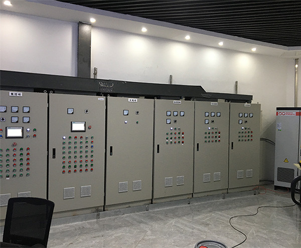آخرین مورد شرکت راه حل های طراحی باتری لیتیومی سیستم ذخیره انرژی فتوولتائیک توزیع شده (460.8V200AH)